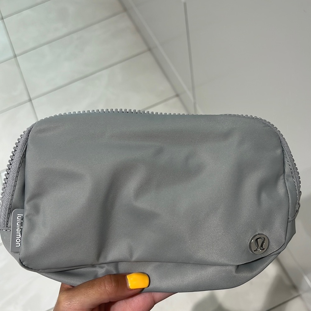 Mini Lululemon belt bag